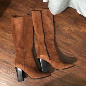 Suede brown boots